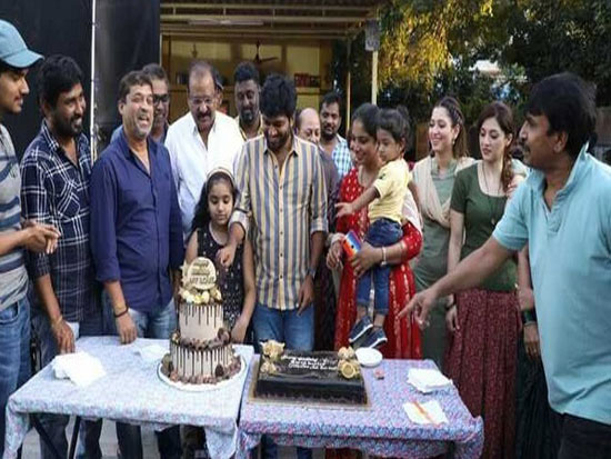 Anil Ravipudi Birthday Celebrations on The Sets of F3